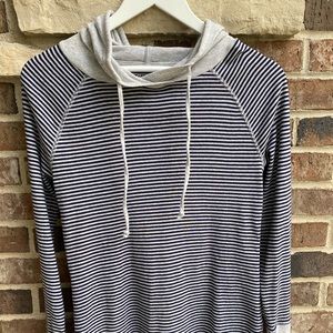 Eddie Bauer long sleeve hooded Tee Size M